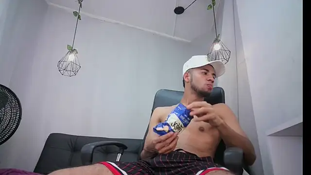 Snapshot of jhon_ath chatting on 03.03.25 jhon ath online show from 03.03.25