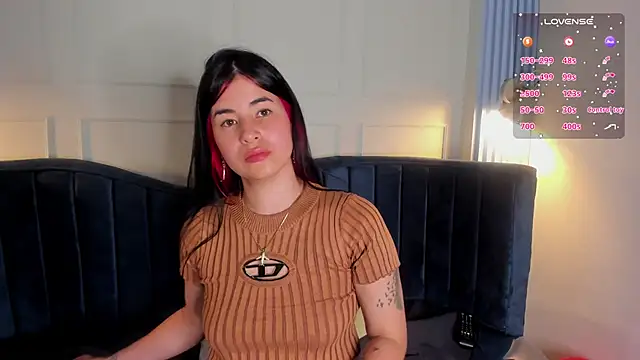 Snapshot of Nina_Harper chatting on 12.24.24 Nina Harper online show from 12.24.24