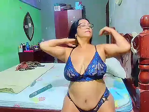 Snapshot of rosi_pamela chatting on 01.14.25 rosi pamela online show from 01.14.25