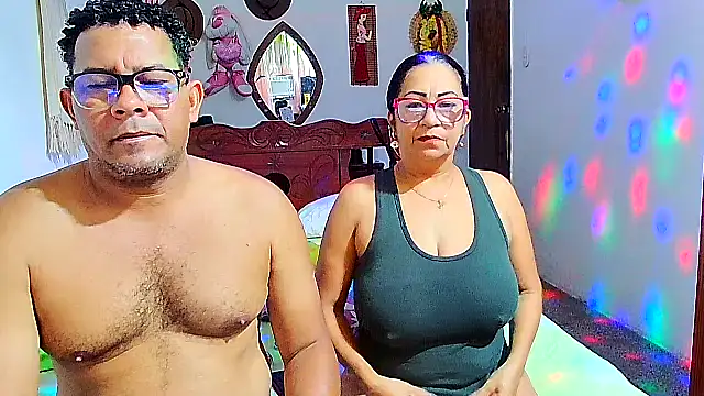 Snapshot of rosi_pamela chatting on 11.16.25 rosi pamela online show from 11.16.25