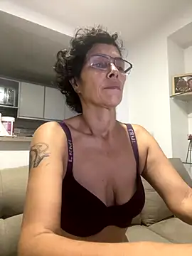 Snapshot of MireyaTorresGu chatting on 09.10.25 MireyaTorresGu online show from 09.10.25