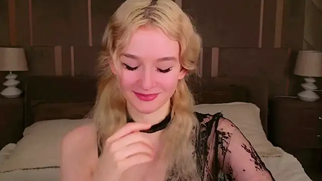 NaomiLoys online show from 02.25.25