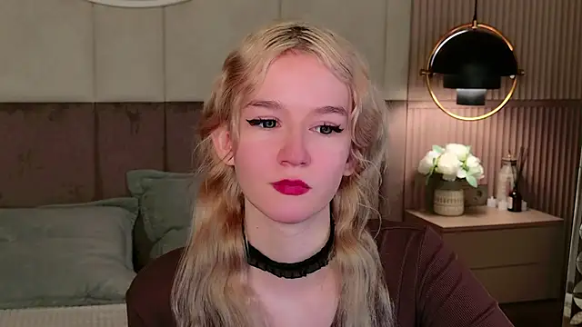 NaomiLoys online show from 02.25.25