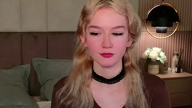 NaomiLoys online show from 02.26.25