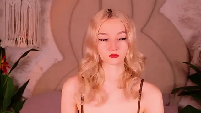 NaomiLoys online show from 01.16.26