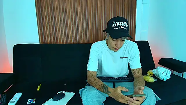 Zacktk7 online show from 02.25.25