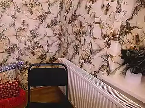 Snapshot of Queen_ofLove chatting on 01.31.25 Queen ofLove online show from 01.31.25