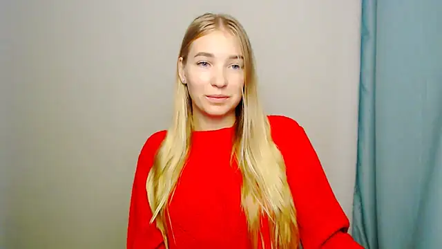 Snapshot of Queen_ofLove chatting on 11.12.25 Queen ofLove online show from 11.12.25