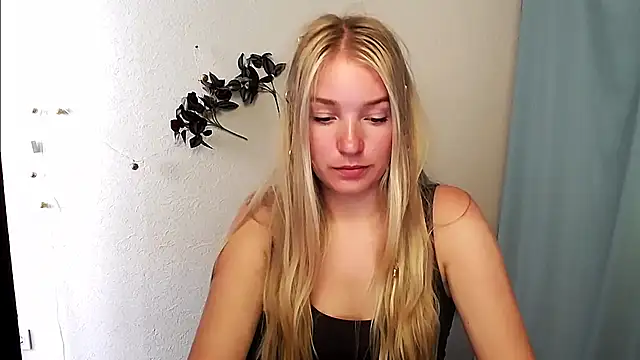Snapshot of Queen_ofLove chatting on 06.07.26 Queen ofLove online show from 06.07.26
