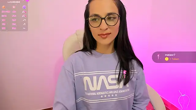 Snapshot of mariaan_m_ chatting on 12.21.24 mariaan m online show from 12.21.24