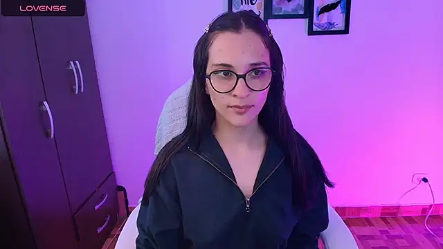 Snapshot of mariaan_m_ chatting on 02.28.25 mariaan m online show from 02.28.25