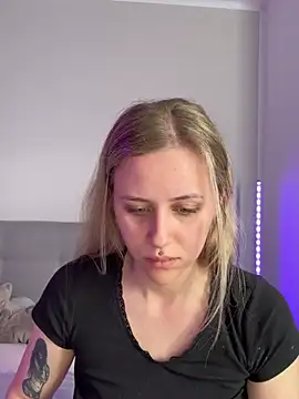 Snapshot of lunawolf21 chatting on 03.03.25 lunawolf21 online show from 03.03.25