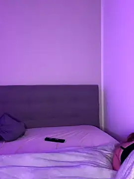 Snapshot of lunawolf21 chatting on 11.15.25 lunawolf21 online show from 11.15.25