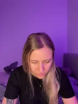 Snapshot of lunawolf21 chatting on 02.13.26 lunawolf21 online show from 02.13.26