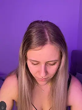 Snapshot of lunawolf21 chatting on 02.17.26 lunawolf21 online show from 02.17.26