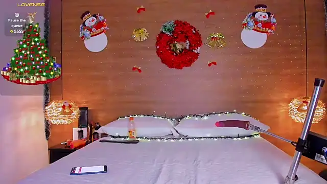 Snapshot of gisellove1 chatting on 12.30.24 gisellove1 online show from 12.30.24