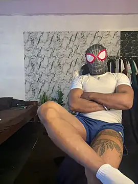 Snapshot of mikemacluffy chatting on 03.19.25 mikemacluffy online show from 03.19.25