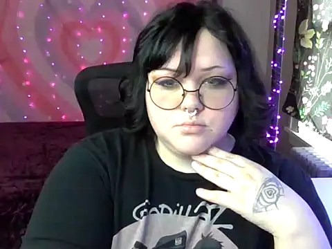 Snapshot of Flamefairy710 chatting on 12.03.24 Flamefairy710 online show from 12.03.24