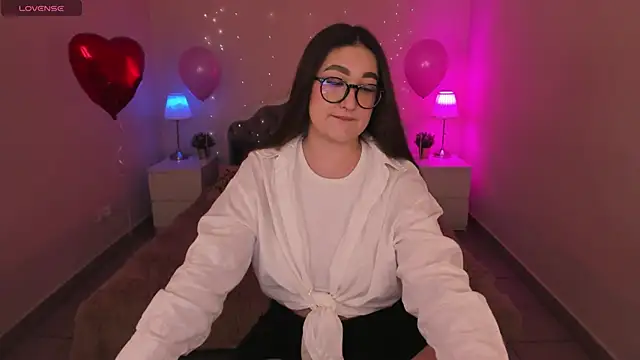 Snapshot of Aria_Blisss chatting on 02.20.25 Aria Blisss online show from 02.20.25