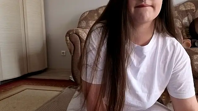 Snapshot of Aria_Blisss chatting on 04.23.26 Aria Blisss online show from 04.23.26