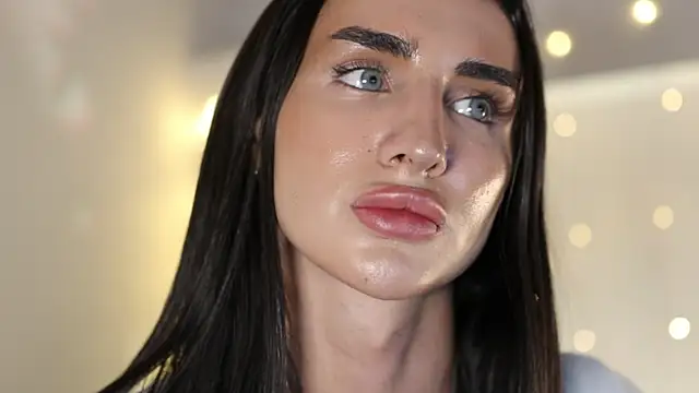 Snapshot of Kim_Oberlin_ chatting on 01.30.25 Kim Oberlin online show from 01.30.25