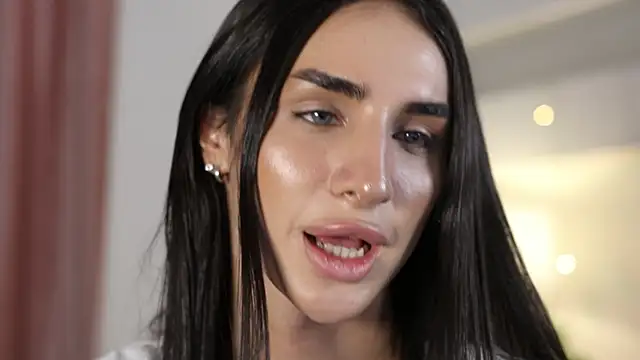 Snapshot of Kim_Oberlin_ chatting on 02.02.25 Kim Oberlin online show from 02.02.25