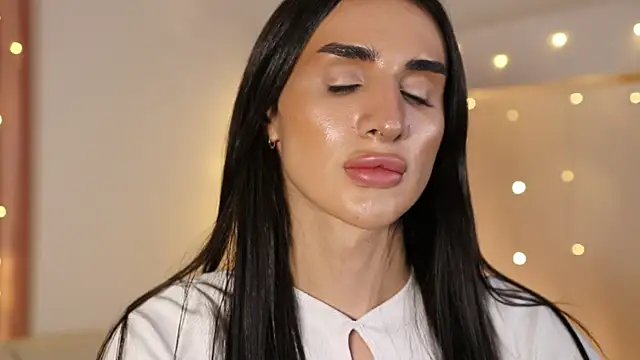 Snapshot of Kim_Oberlin_ chatting on 02.07.25 Kim Oberlin online show from 02.07.25