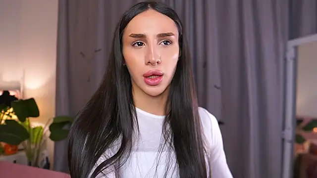 Snapshot of Kim_Oberlin_ chatting on 11.01.25 Kim Oberlin online show from 11.01.25