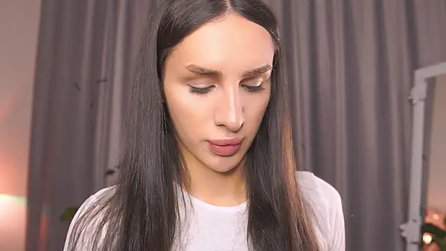 Snapshot of Kim_Oberlin_ chatting on 11.02.25 Kim Oberlin online show from 11.02.25