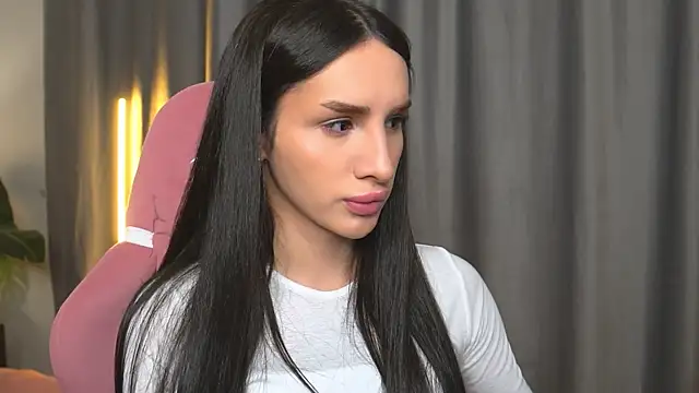 Snapshot of Kim_Oberlin_ chatting on 11.18.25 Kim Oberlin online show from 11.18.25