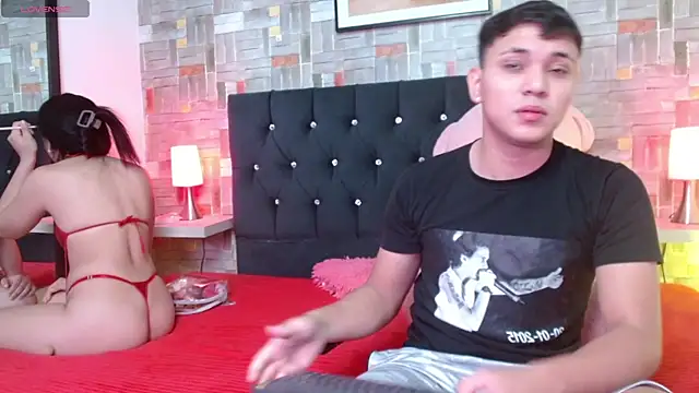 couple lovelyds online show from 01.24.25