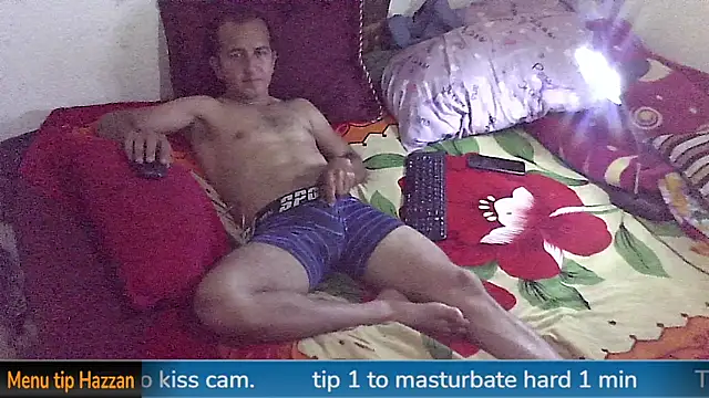 Snapshot of yazforeSolo chatting on 01.28.25 yazforeSolo online show from 01.28.25