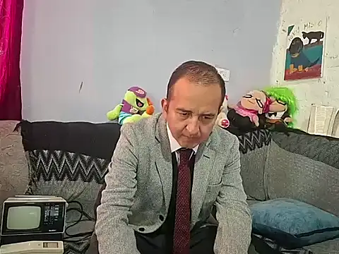 Snapshot of yazforeSolo chatting on 09.12.25 yazforeSolo online show from 09.12.25