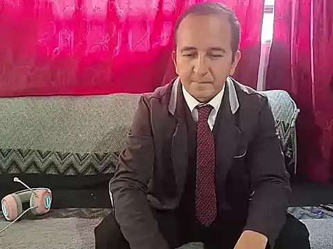 Snapshot of yazforeSolo chatting on 09.29.25 yazforeSolo online show from 09.29.25