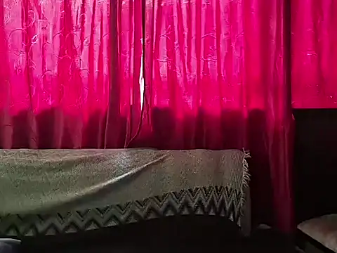 Snapshot of yazforeSolo chatting on 09.30.25 yazforeSolo online show from 09.30.25