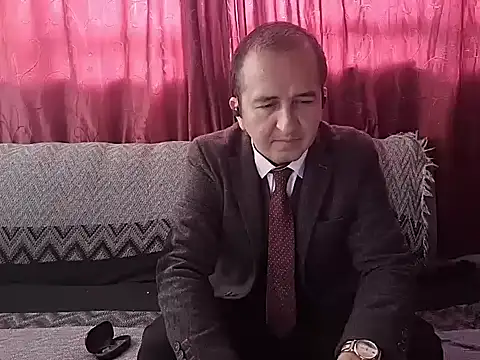 Snapshot of yazforeSolo chatting on 10.01.25 yazforeSolo online show from 10.01.25