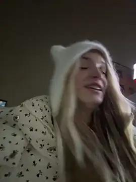 Snapshot of Sweet_Evva chatting on 12.04.24 Sweet Evva online show from 12.04.24