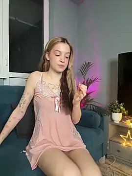 Snapshot of Sweet_Evva chatting on 01.17.25 Sweet Evva online show from 01.17.25