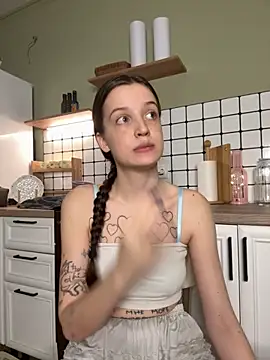 Sweet Evva online show from 12.04.25