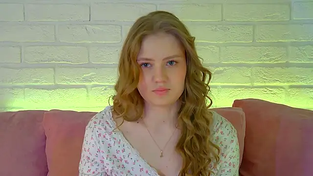 Snapshot of SelinSwarovski chatting on 03.21.26 SelinSwarovski online show from 03.21.26