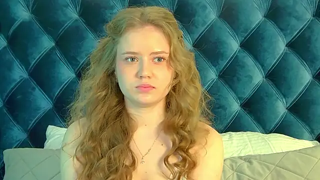 Snapshot of SelinSwarovski chatting on 03.24.26 SelinSwarovski online show from 03.24.26