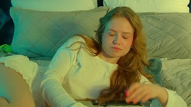 Snapshot of SelinSwarovski chatting on 03.26.26 SelinSwarovski online show from 03.26.26