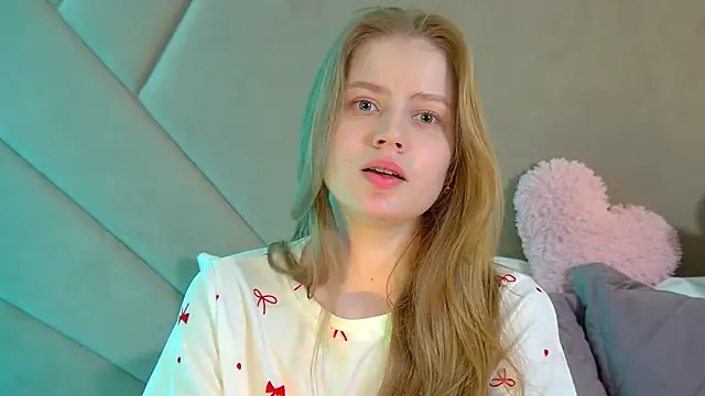 Snapshot of SelinSwarovski chatting on 03.28.26 SelinSwarovski online show from 03.28.26