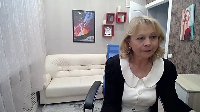 Milla Cutie18 online show from 01.28.25