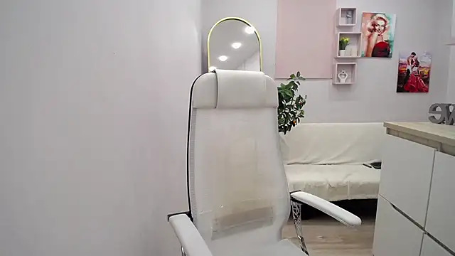 Milla Cutie18 online show from 02.11.26