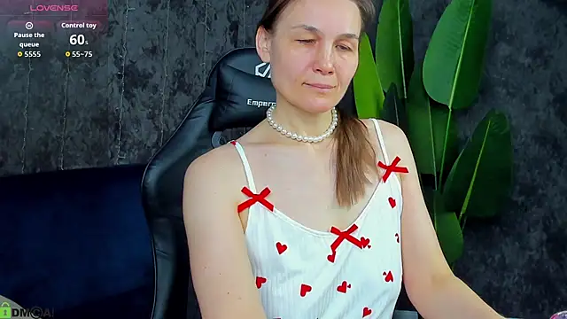 Lillian White online show from 02.11.26