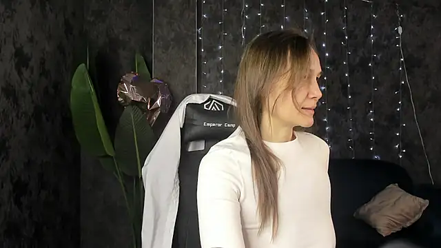 Lillian White online show from 03.25.26