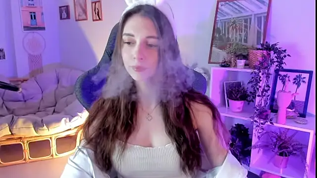 AveAngela online show from 12.22.24