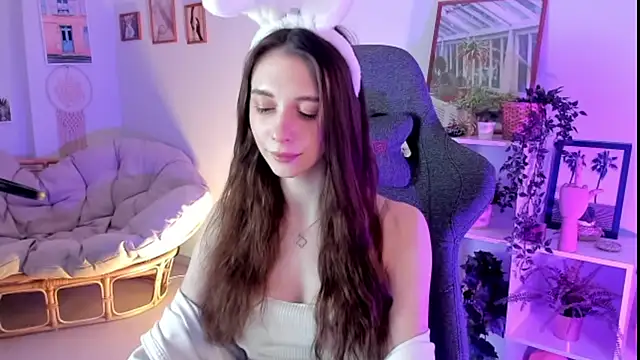 AveAngela online show from 12.22.24