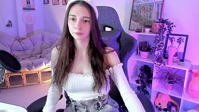 AveAngela online show from 12.23.24